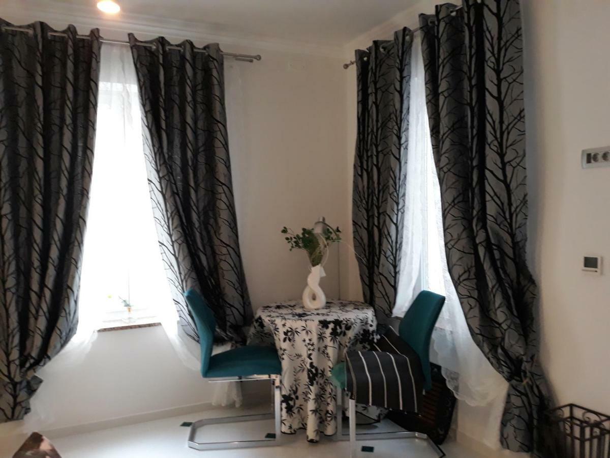 Apartamento App Paris 5 Umag Exterior foto